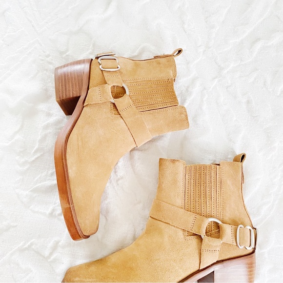 Sam Edelman Bellamie Ankle
Boot New $200 - Picture 10 of 11